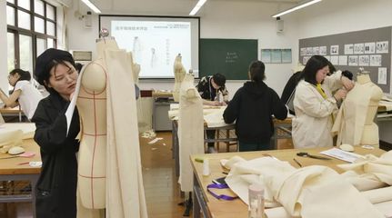 创意与技艺的交织 2019“VGRASS·东华杯”第13届立裁大赛引领服装设计新风尚